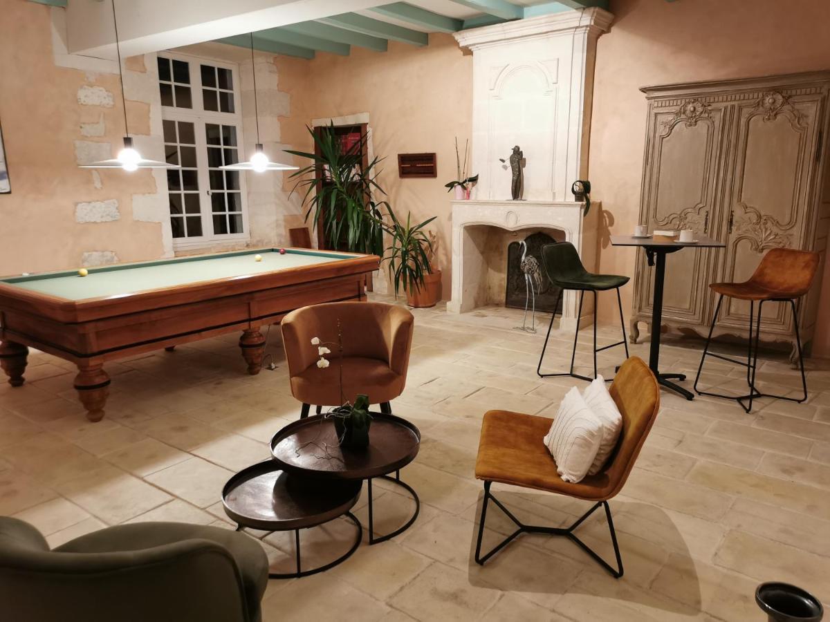 Chateau De La Vallade Saint-Porchaire Luaran gambar