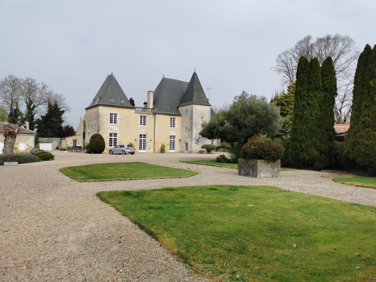 Chateau De La Vallade Saint-Porchaire Luaran gambar