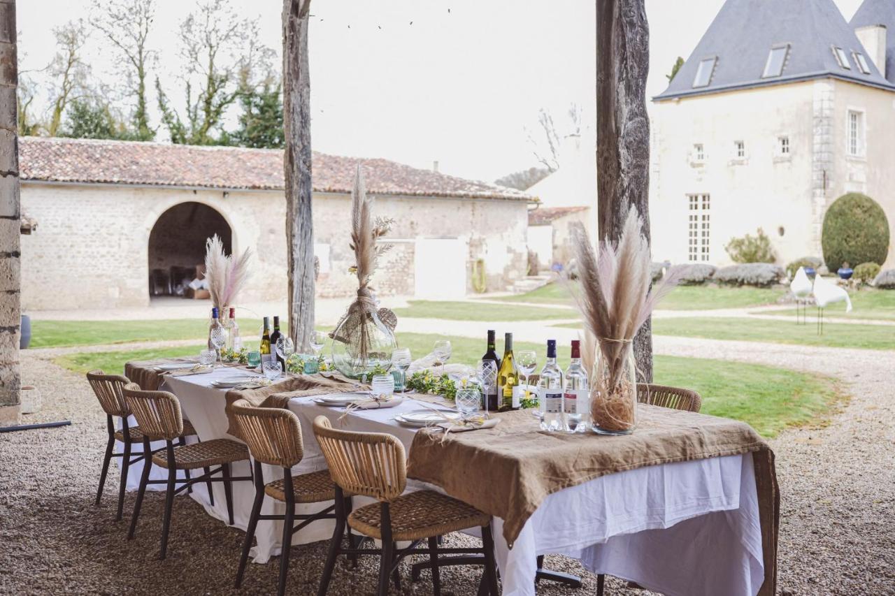 Chateau De La Vallade Saint-Porchaire Luaran gambar