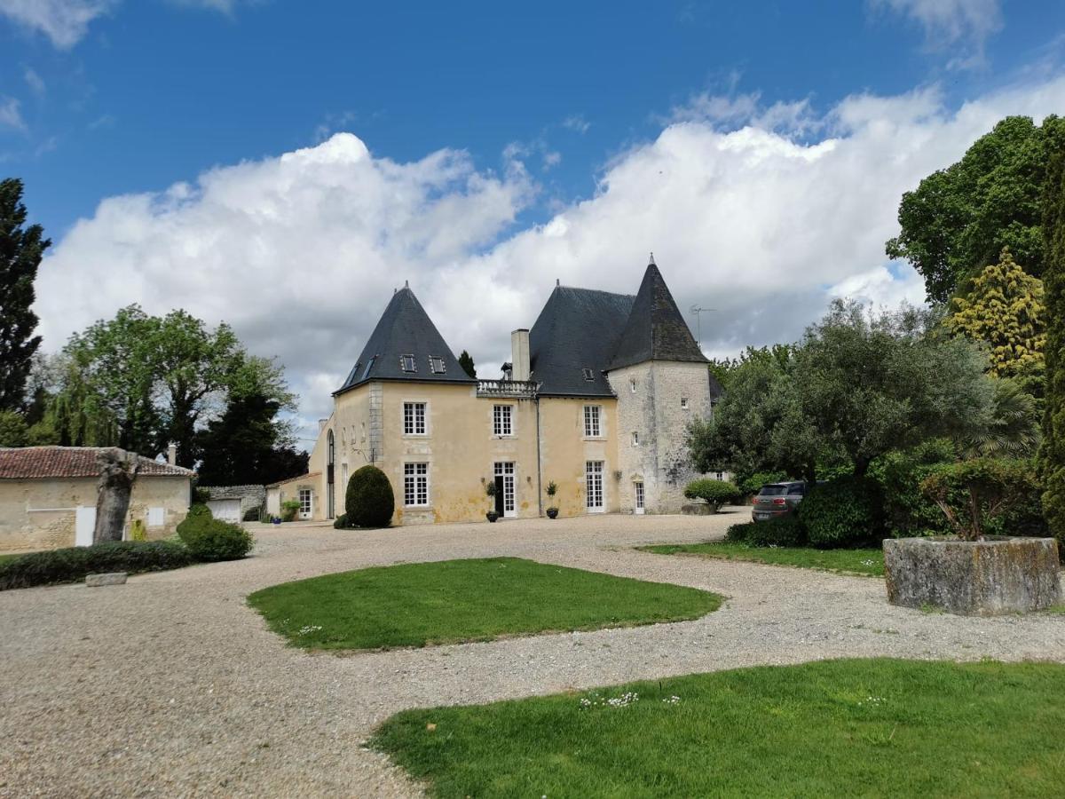 Chateau De La Vallade Saint-Porchaire Luaran gambar